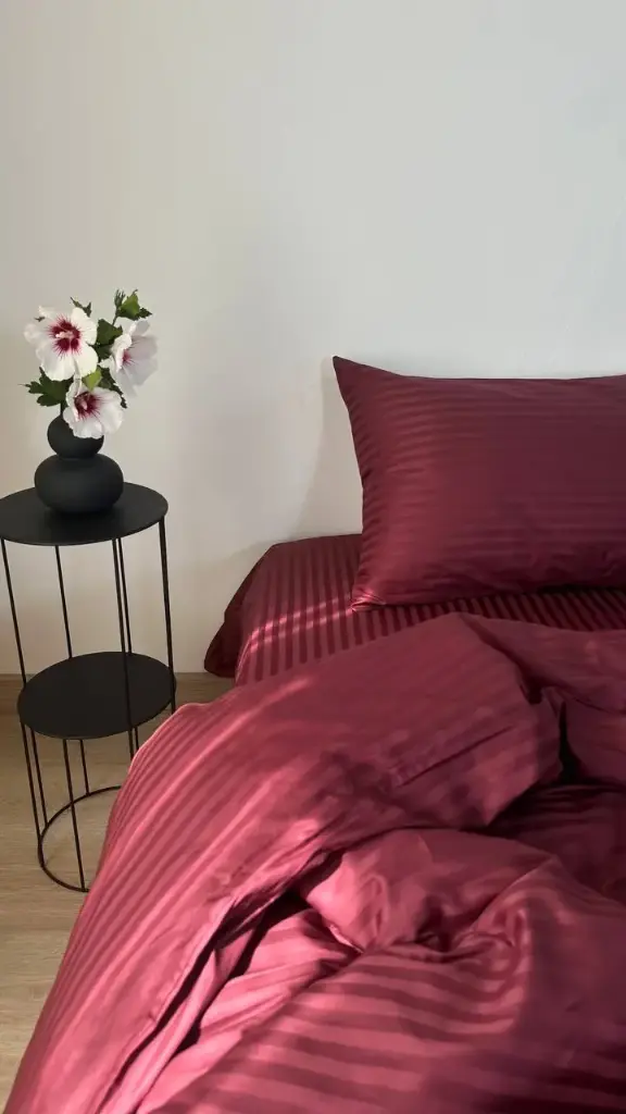 Страйп Сатин бордо